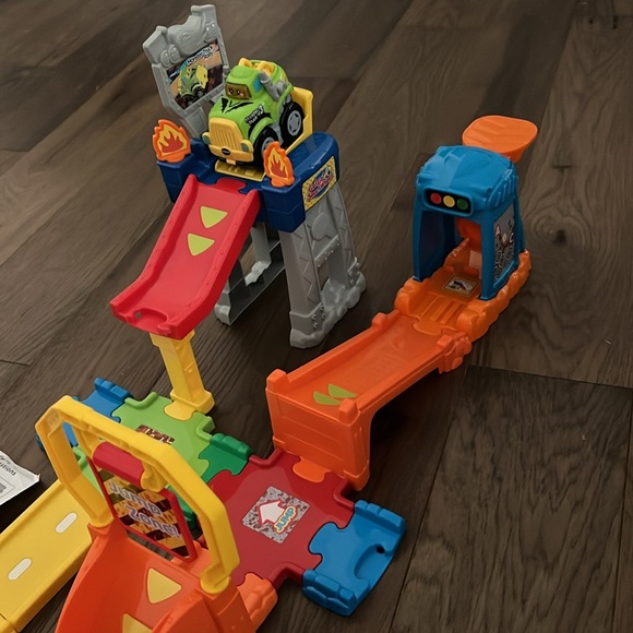 VTech Press and Race Monster Truck Rally Playset with Toy Vehicle - Picture 3 of 4